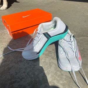 Women’s Nike Metcon 6’s size 6.5